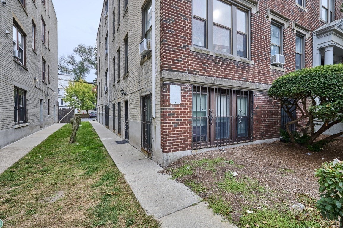 7 Lothian Rd #B, Boston, MA Photo #19