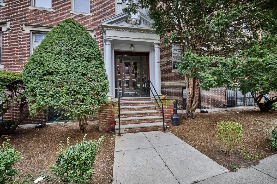 7 Lothian Rd #B, Boston, MA Photo #2