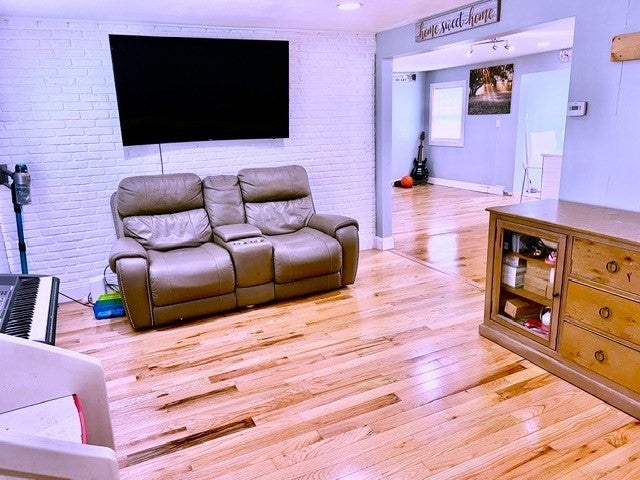 289 Burnham Rd, Lowell, MA, 289 Burnham Rd, Lowell, MA Photo #2