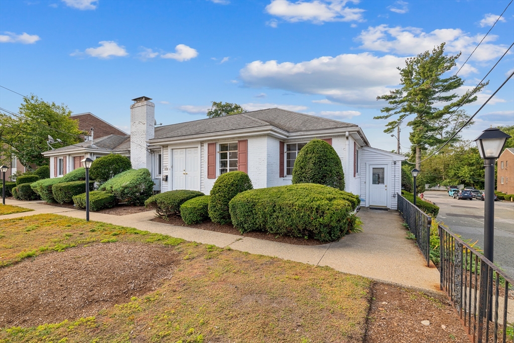176 River St 0