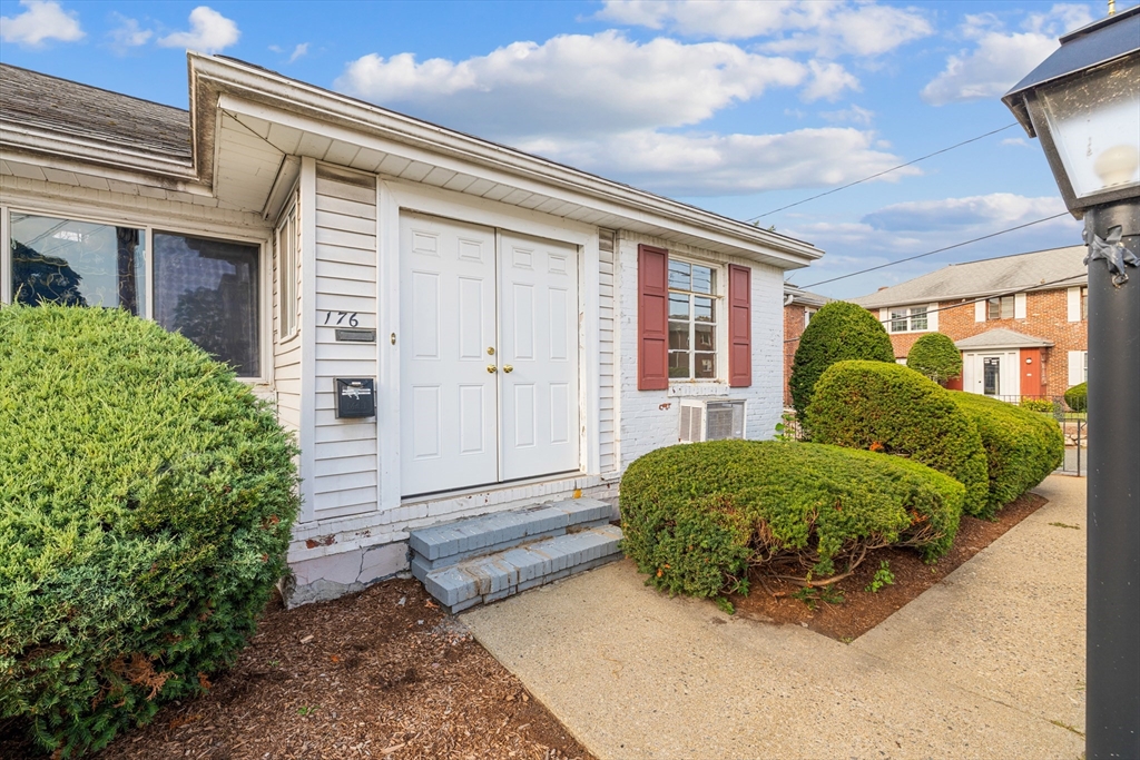 176 River St 0