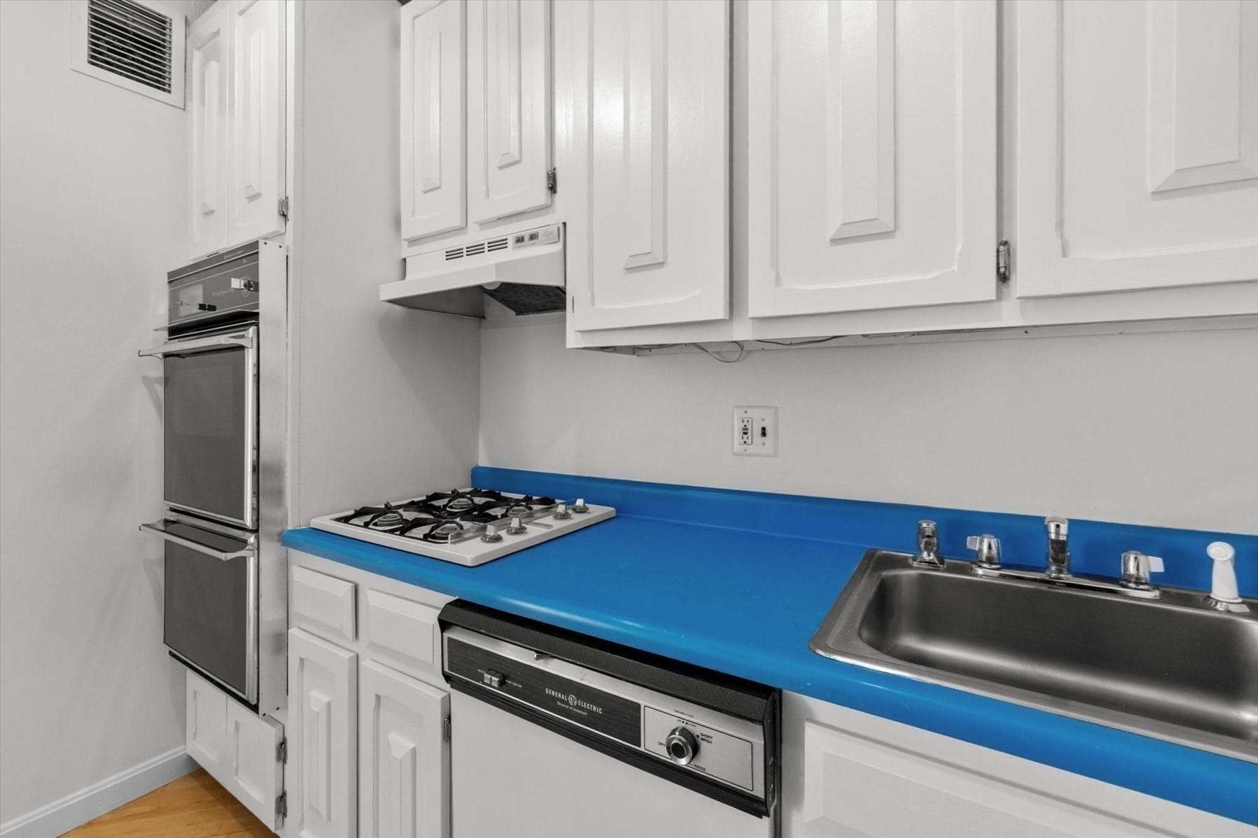 85 E India Row #23D, Boston, MA Photo #13