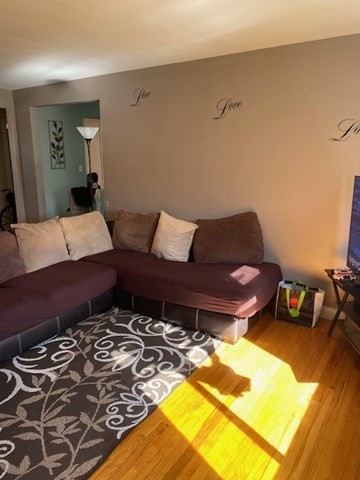 14 Ashland St 2R