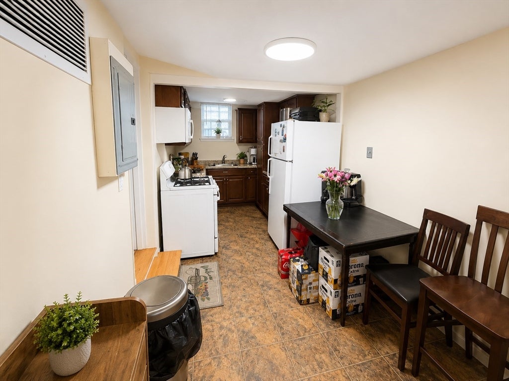7 Lake Shore Ct #2B, Boston, MA, 7 Lake Shore Ct #2B, Boston, MA Photo #9