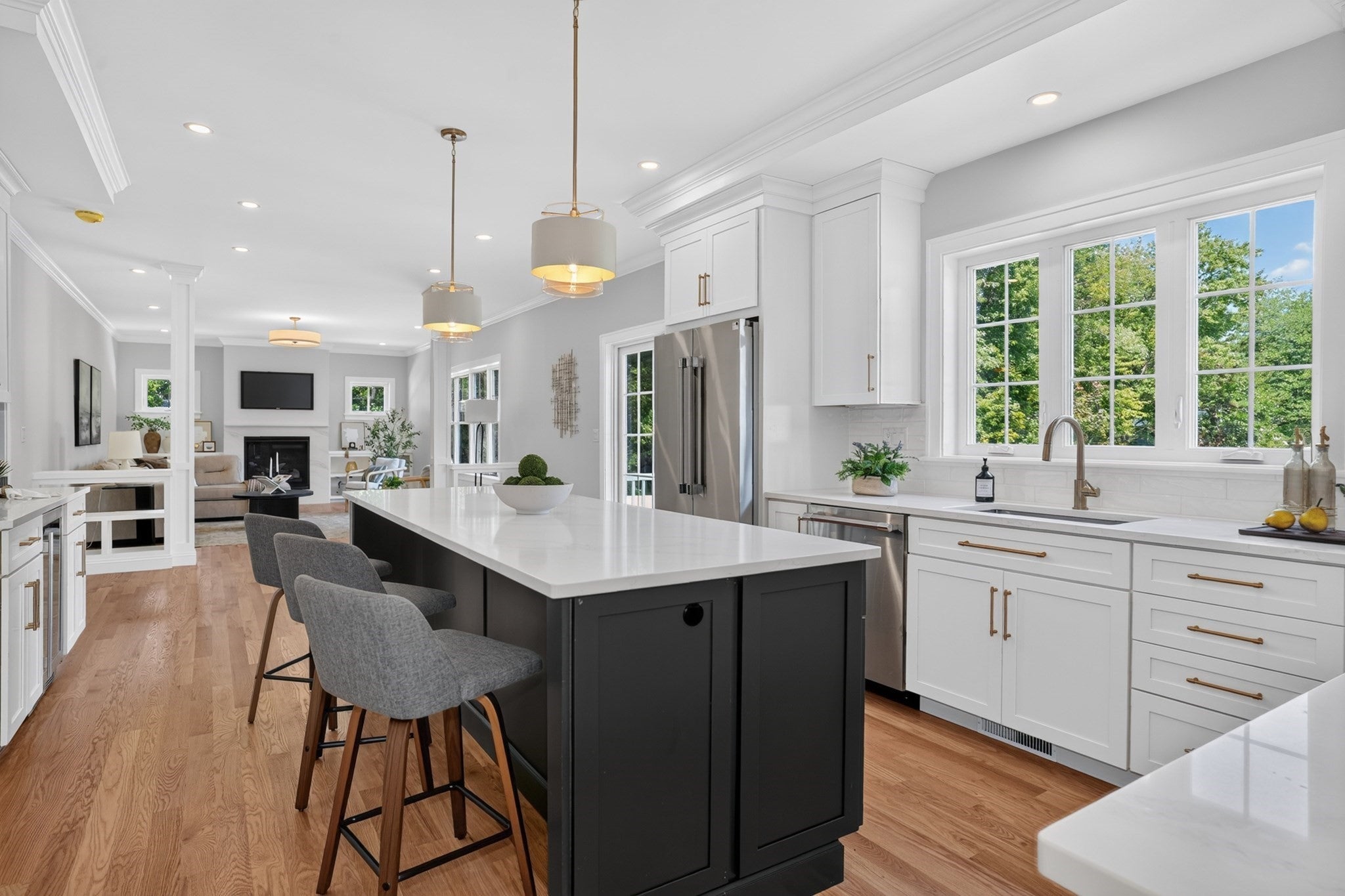 4 Wildwood St, Burlington, MA Photo #16