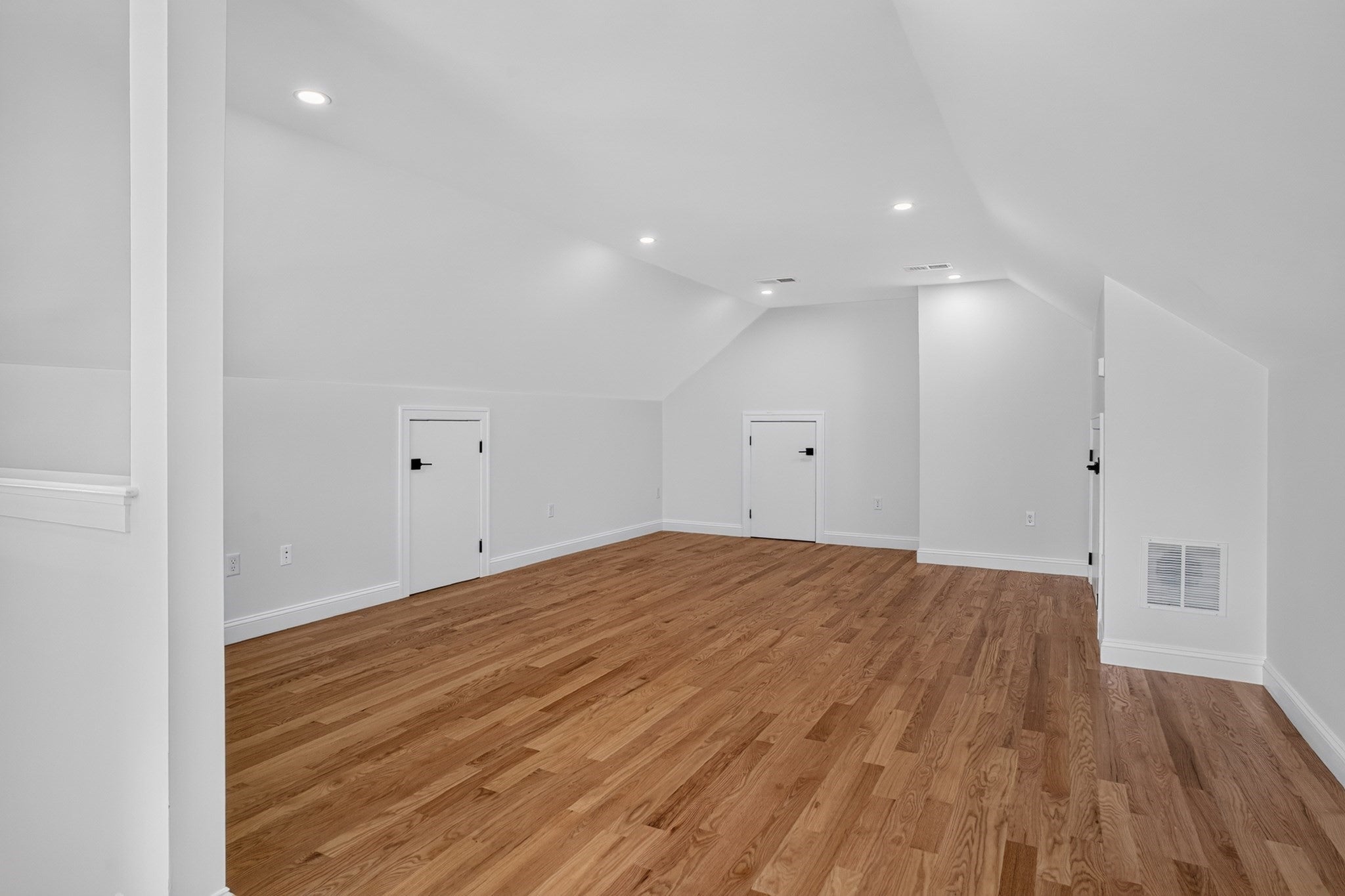 4 Wildwood St, Burlington, MA Photo #35