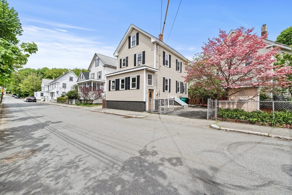 27 Park St, Woburn, MA, 27 Park St, Woburn, MA Photo #2