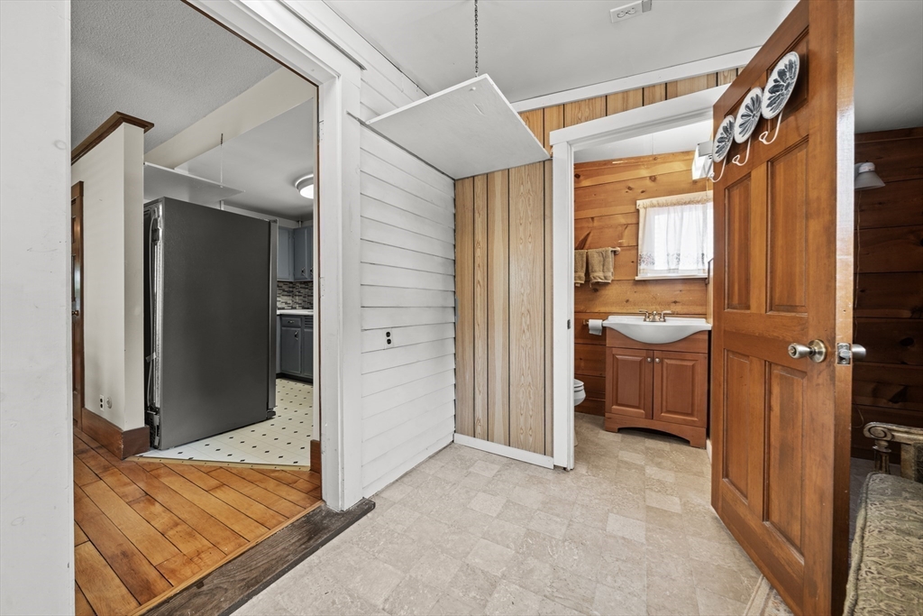 27 Park St, Woburn, MA, 27 Park St, Woburn, MA Photo #11