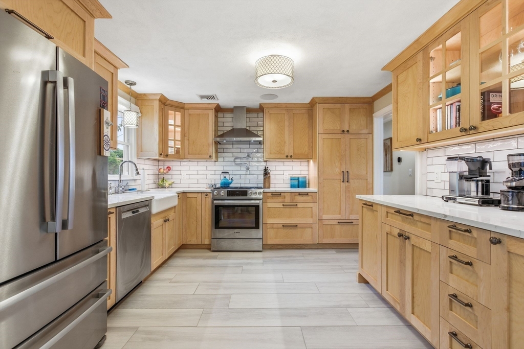 66 Phillips Cir