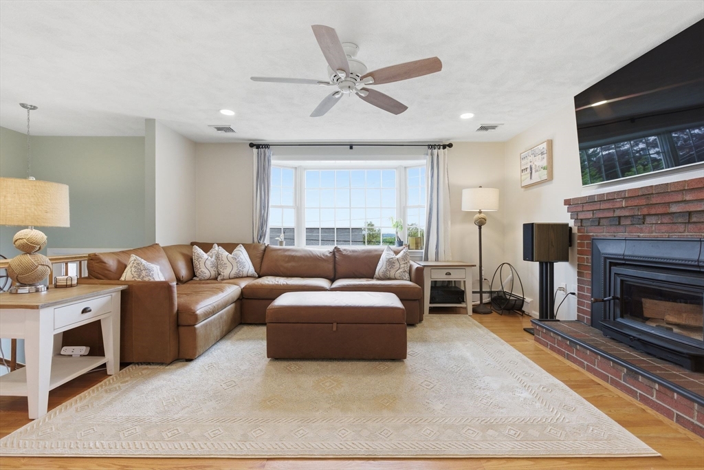 66 Phillips Cir, Waltham, MA Photo #10