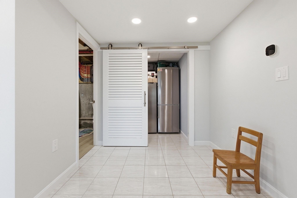 66 Phillips Cir, Waltham, MA Photo #26