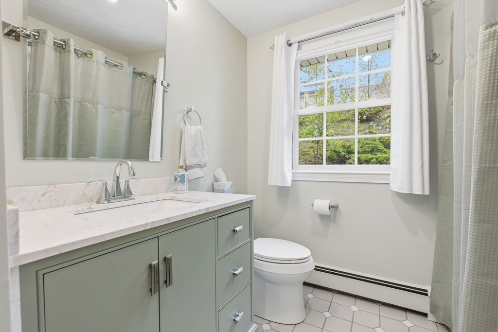 66 Phillips Cir, Waltham, MA Photo #20