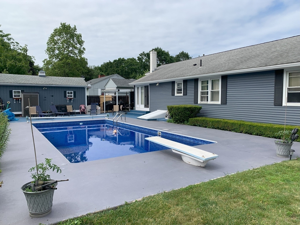 77 Westwood Pkwy