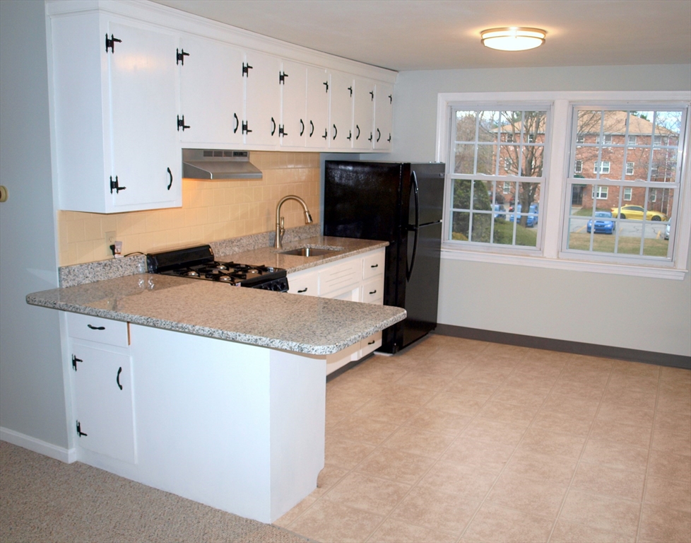 180 Tyngsboro Rd E-46