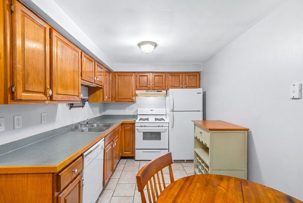 464 Bank ST #3, Fall River, MA, 464 Bank ST #3, Fall River, MA Photo #9