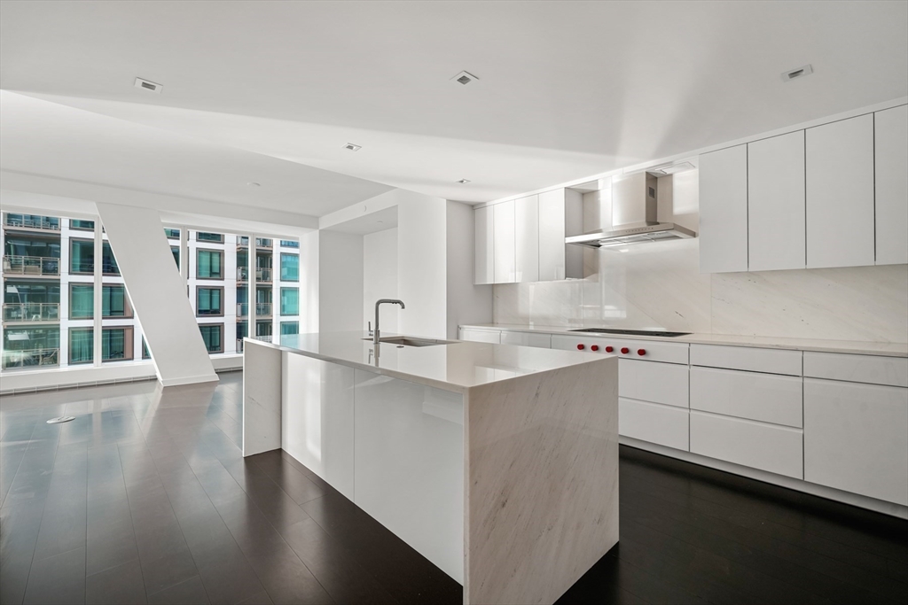 150 Seaport Blvd 10G