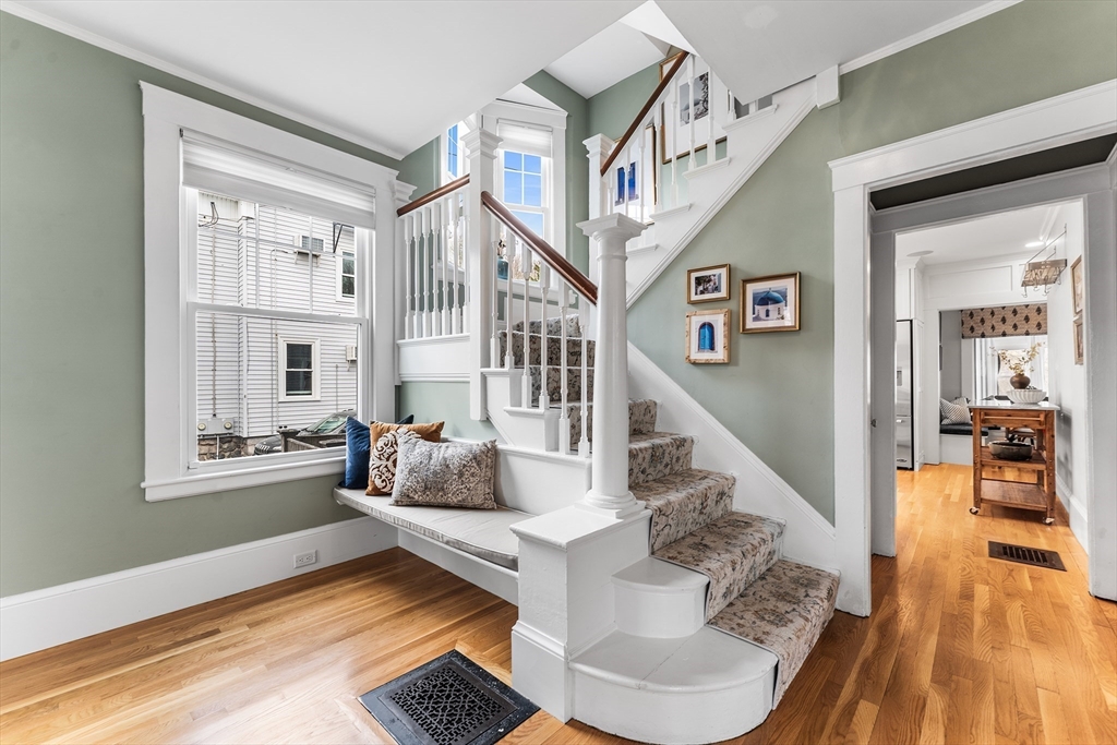 435 Lexington Street