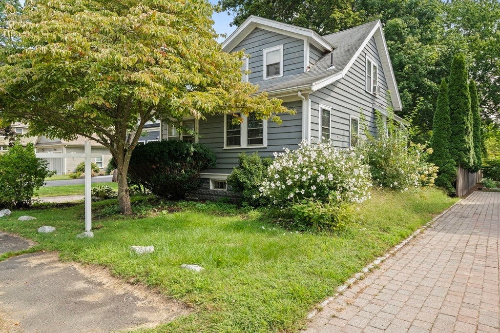 Photo of 72 Valleyfield St, Lexington, MA