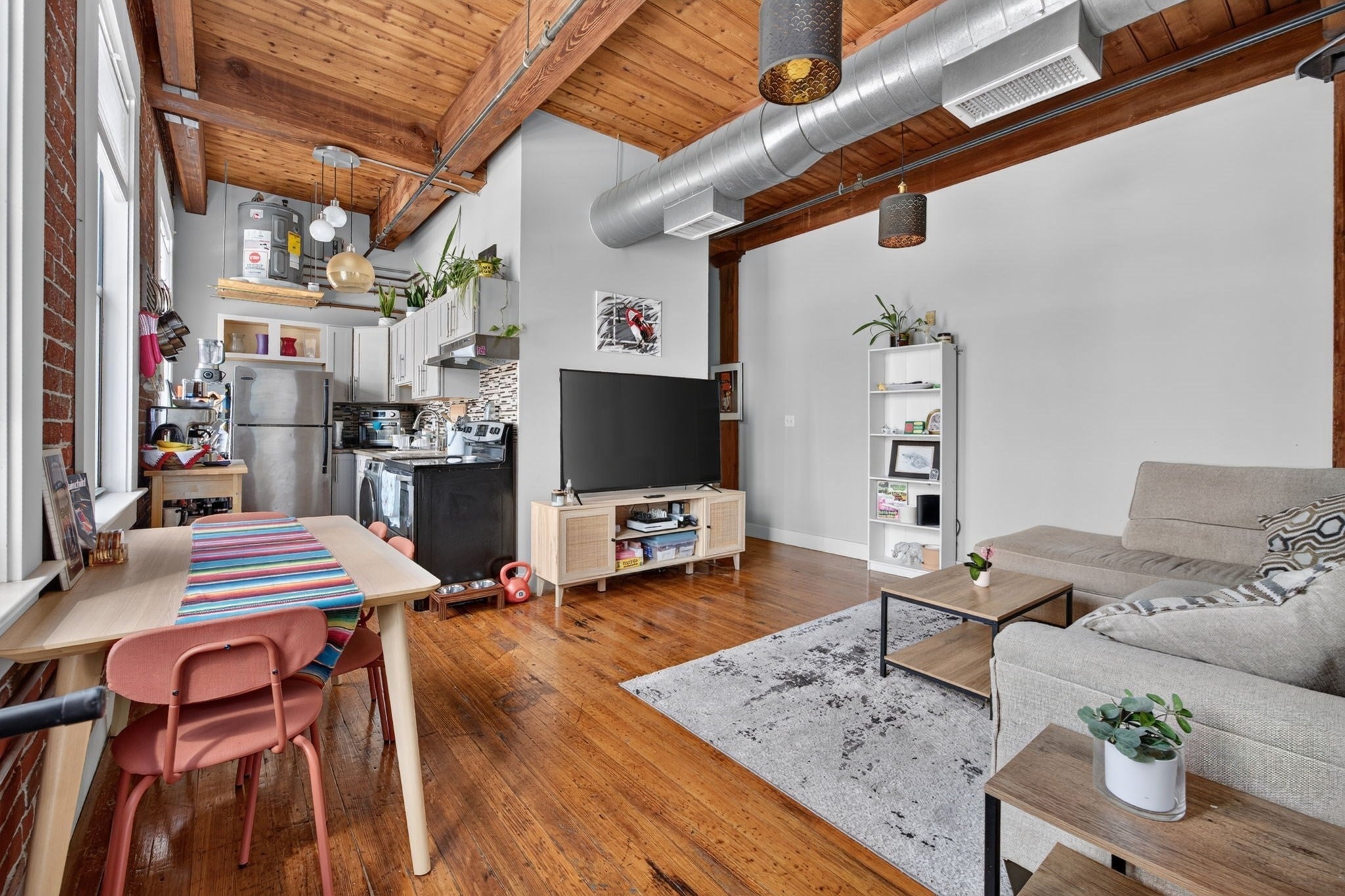 49 Munroe St 302