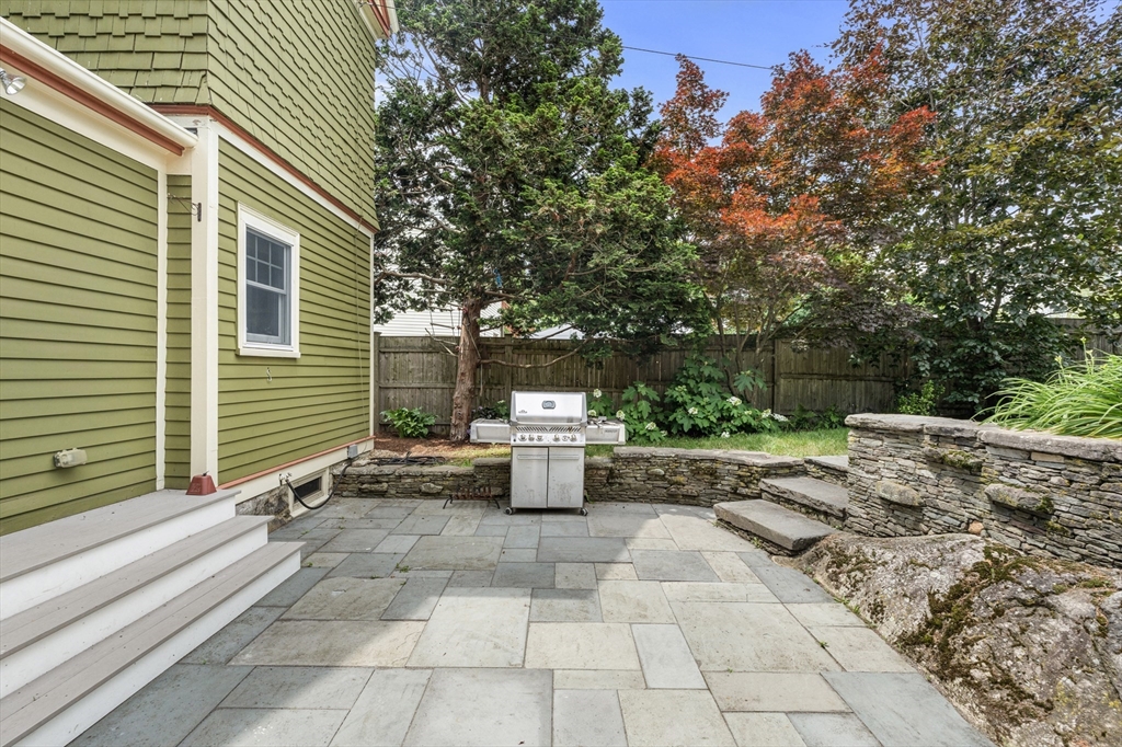29 Dell Ave