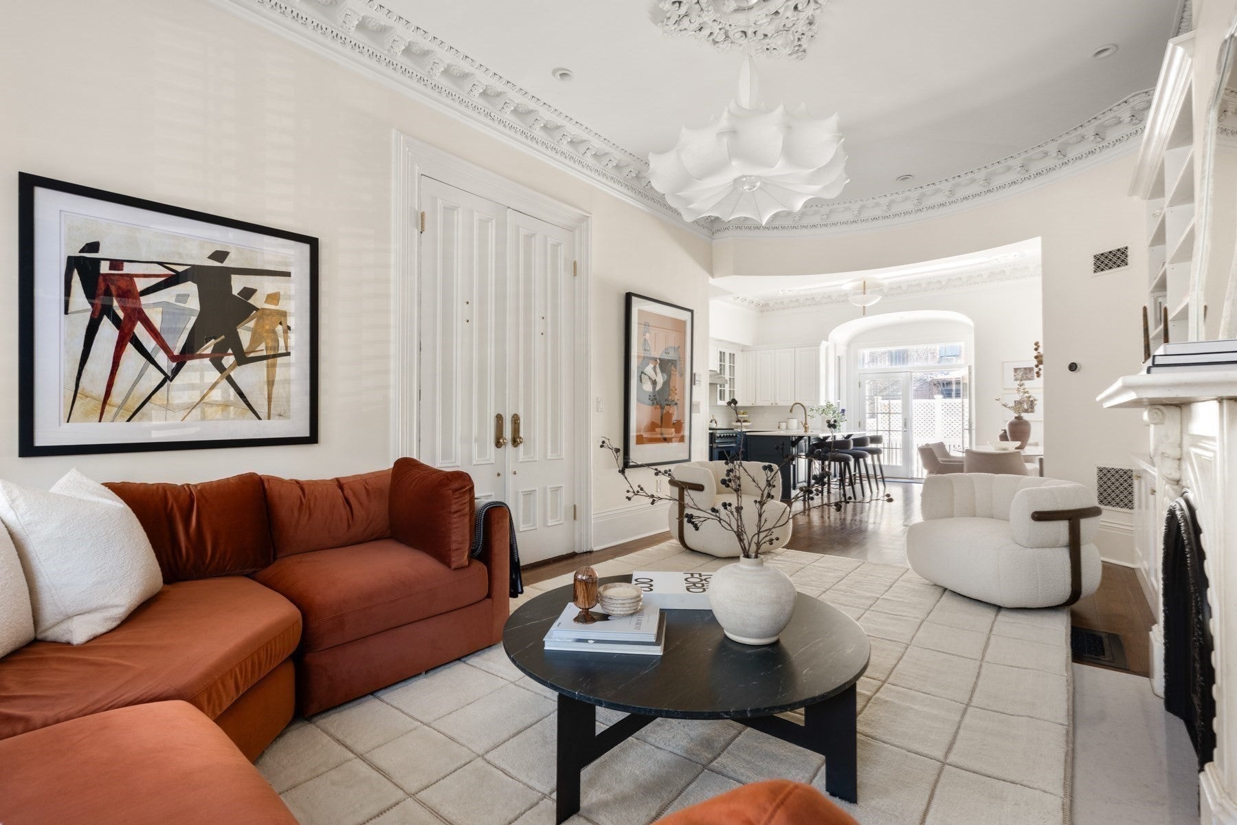 123 W Newton Street 1