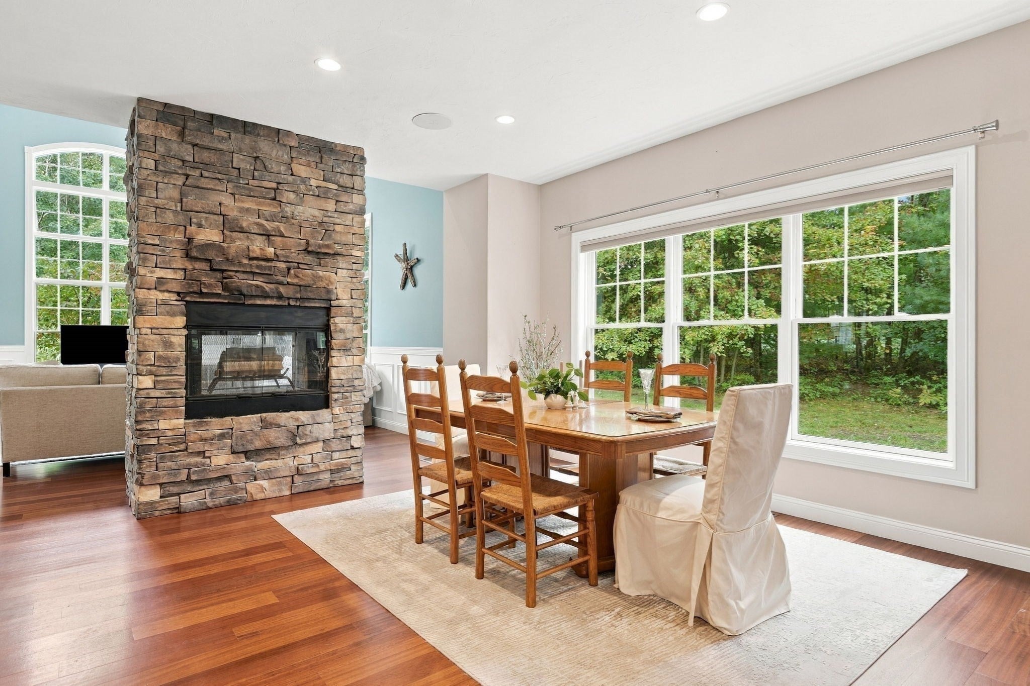 20 Hillside Ln