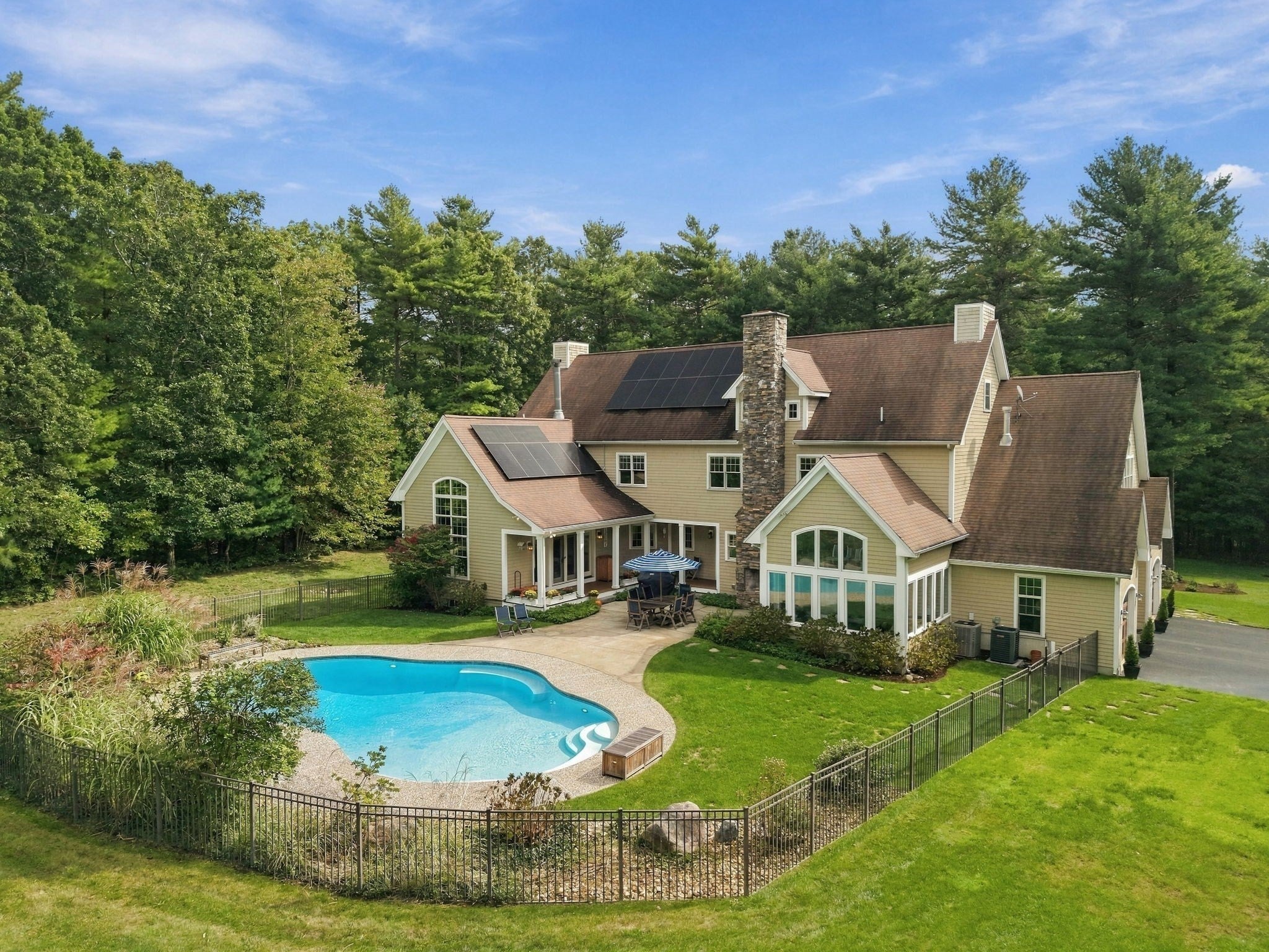 20 Hillside Ln