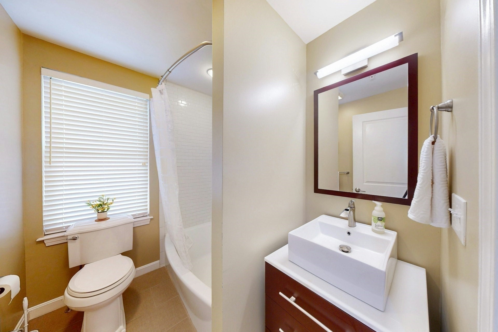 104 Holland St #1, Somerville, MA Photo #22