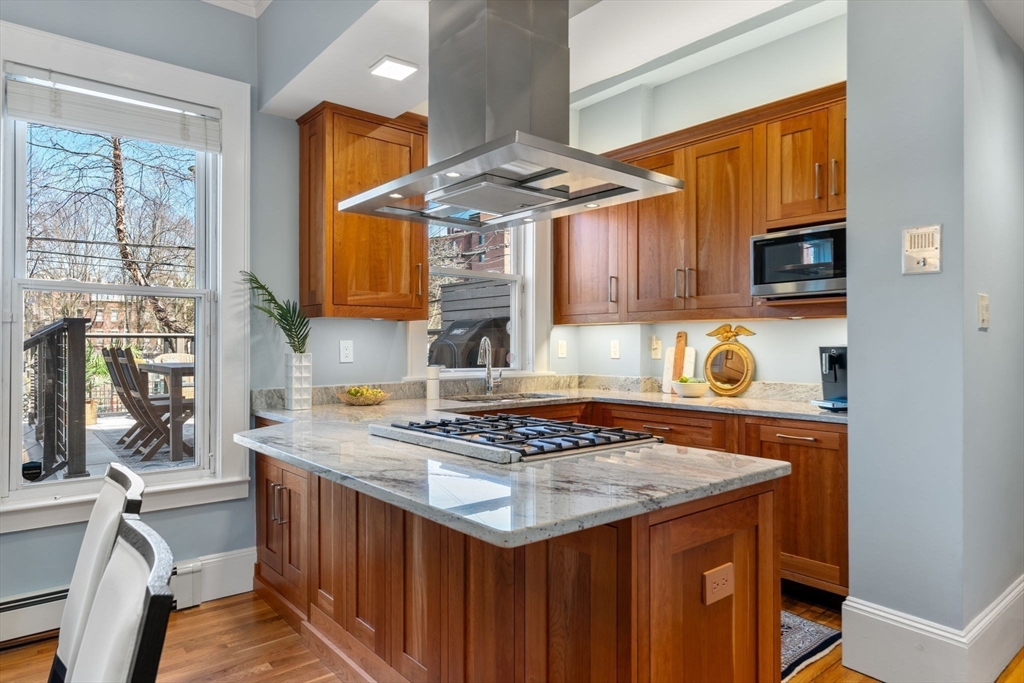 203 West Springfield St 1