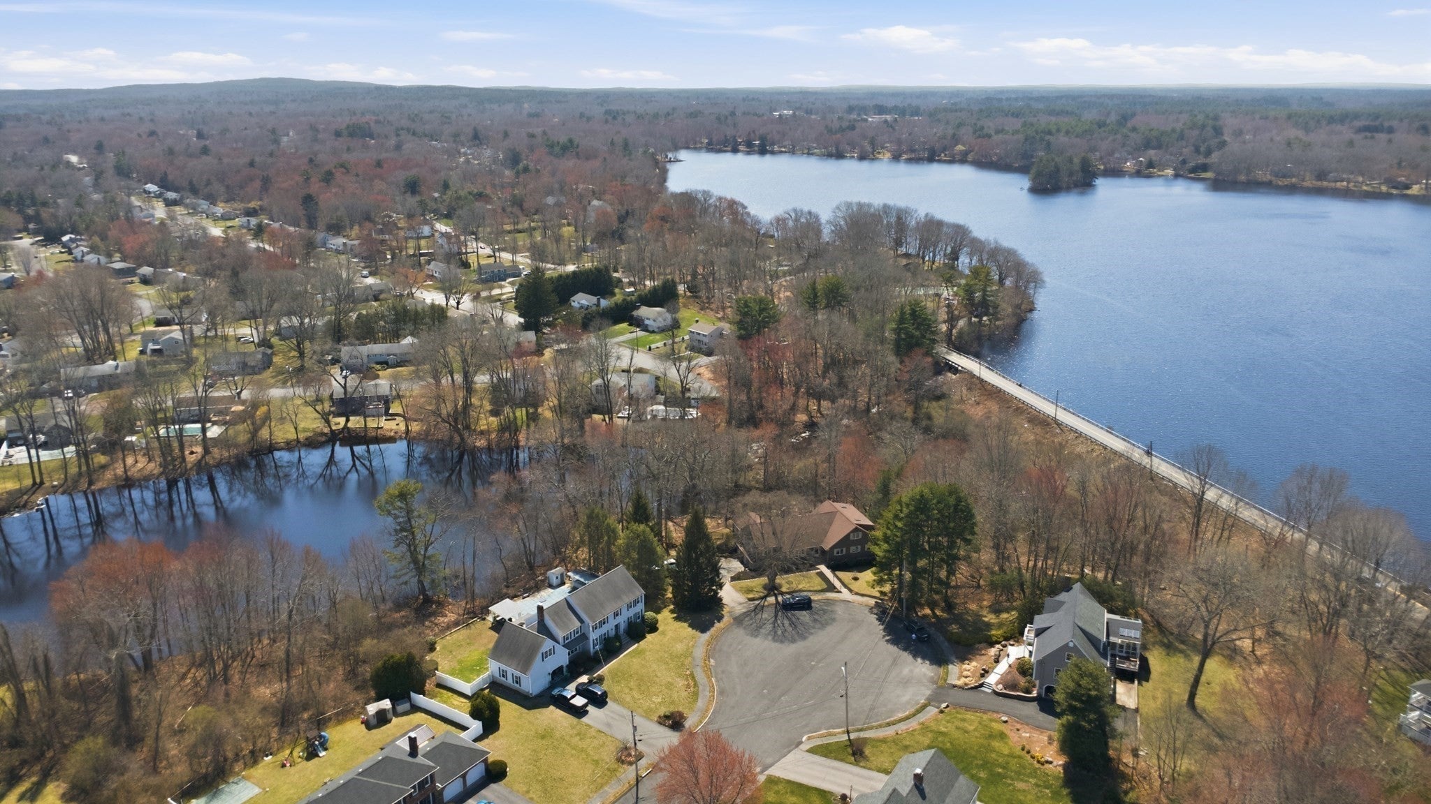 28 Lancelot Ct, Norwood MA 02062