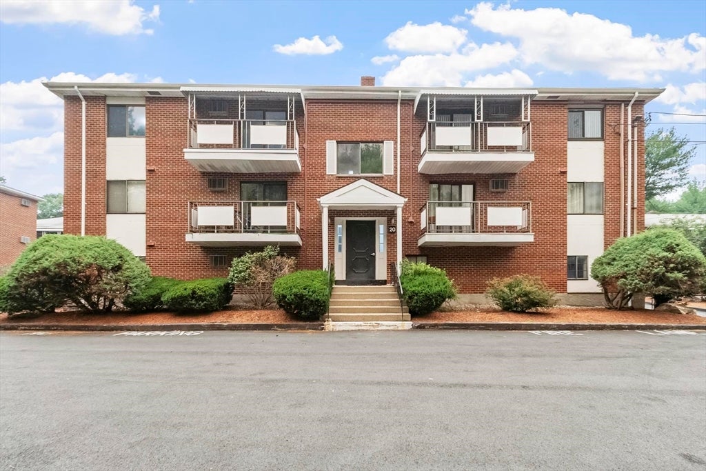 20 Colonial Drive 10