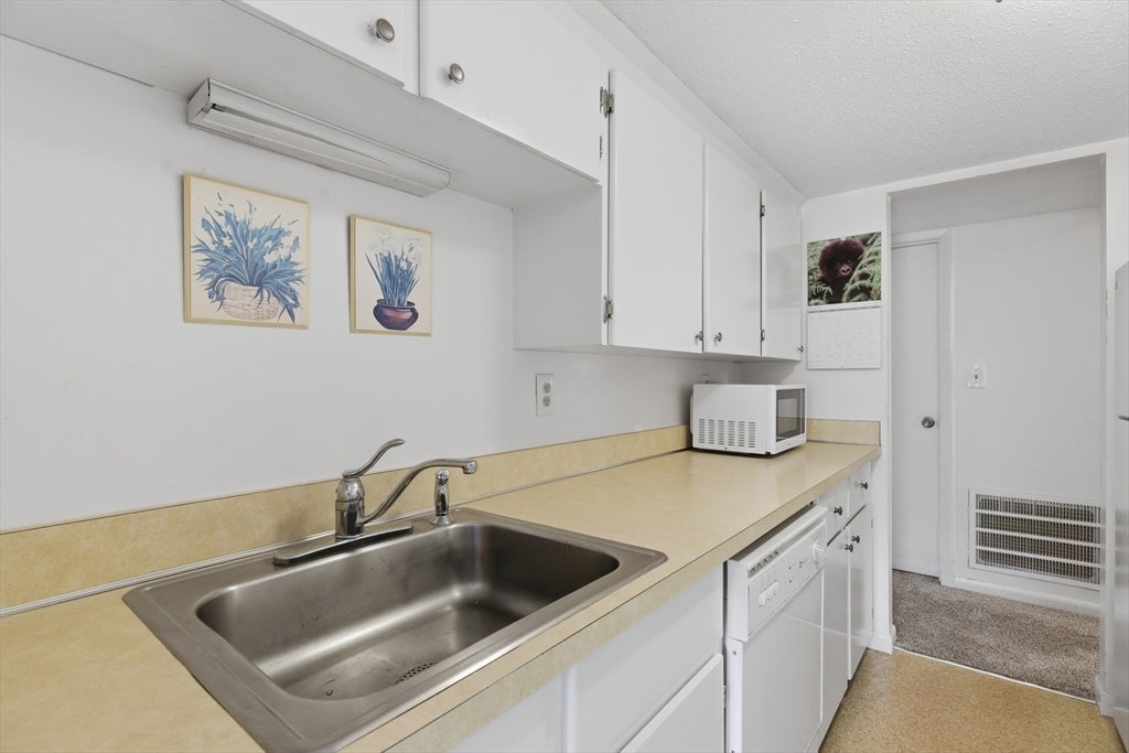 25 Jessica Dr #A, Stoughton, MA, 25 Jessica Dr #A, Stoughton, MA Photo #12