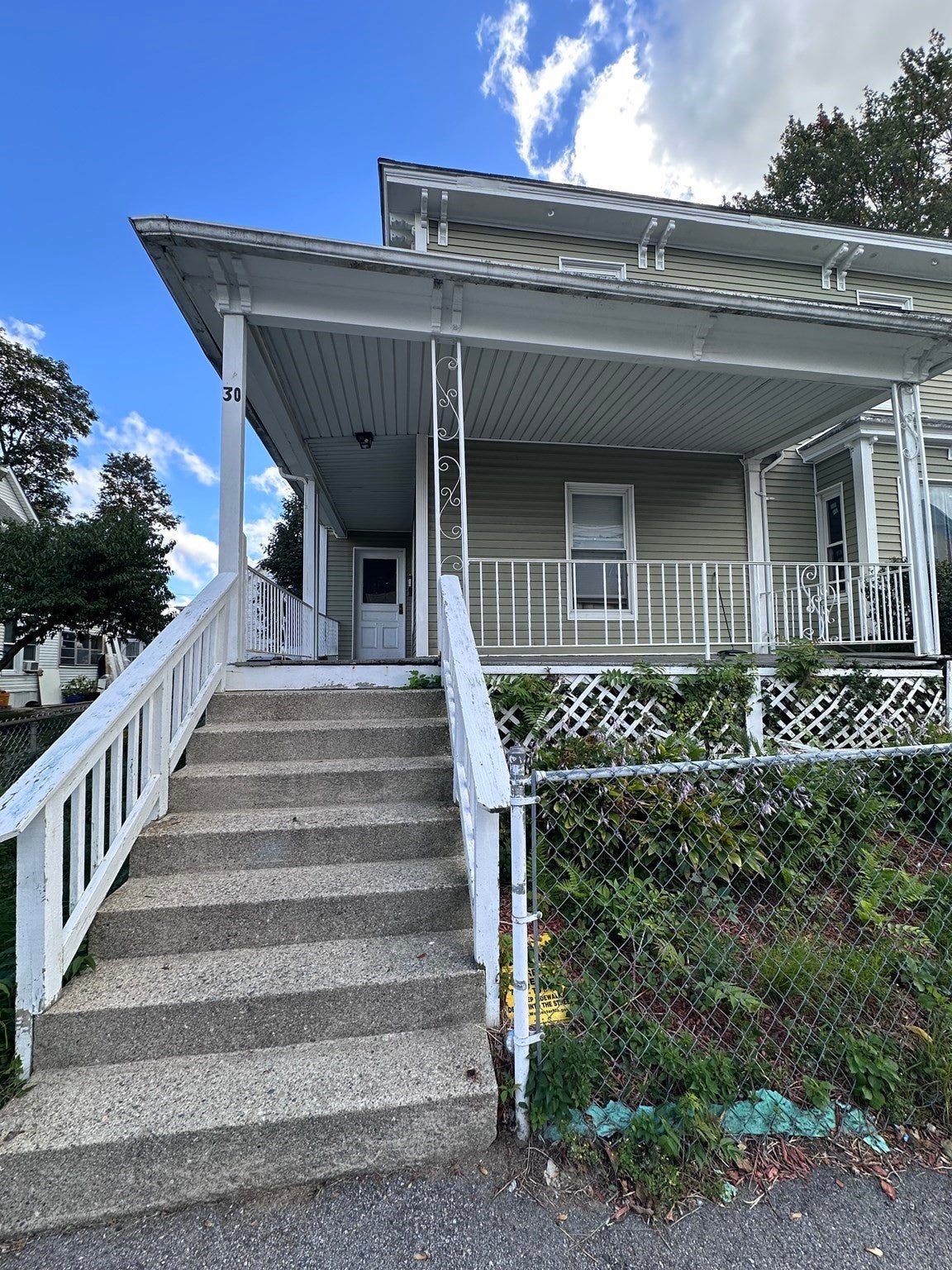 28 Russell St