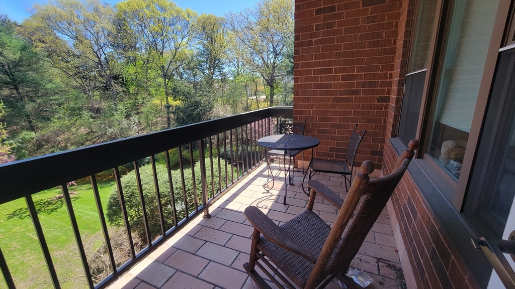 Newton, Massachusetts 02459, United States, 1 Bedroom Bedrooms, ,1 BathroomBathrooms,Residential,Active,122469