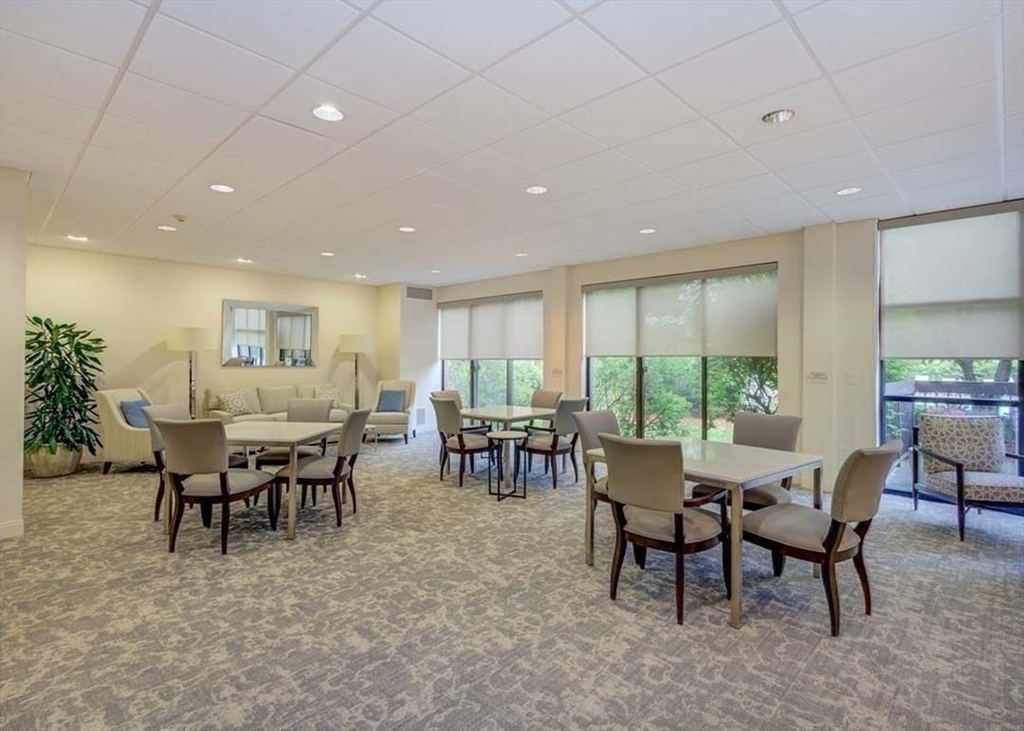 Newton, Massachusetts 02459, United States, 1 Bedroom Bedrooms, ,1 BathroomBathrooms,Residential,Active,122469