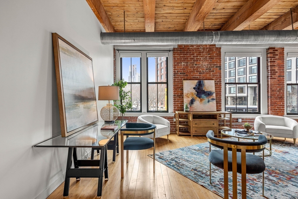 9 W Broadway 301