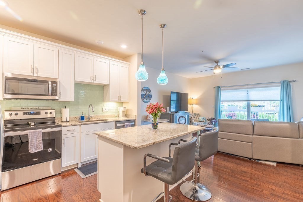 230 Martins Landing 102