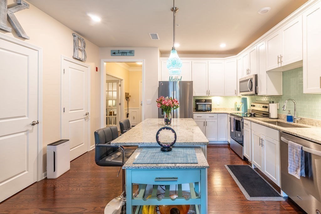 230 Martins Landing 102