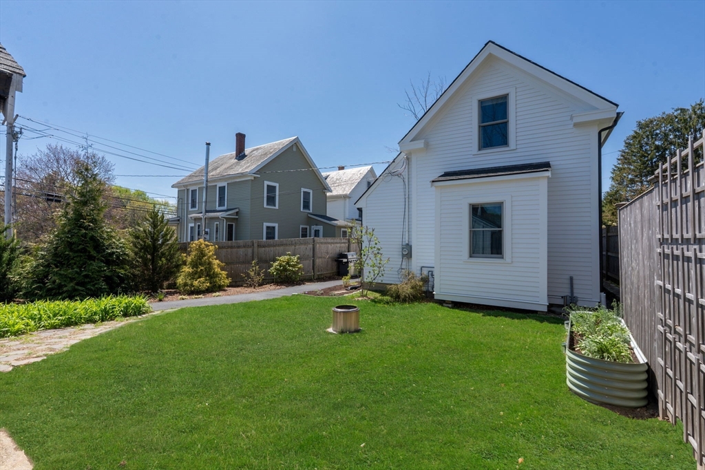 39 Topsfield Rd