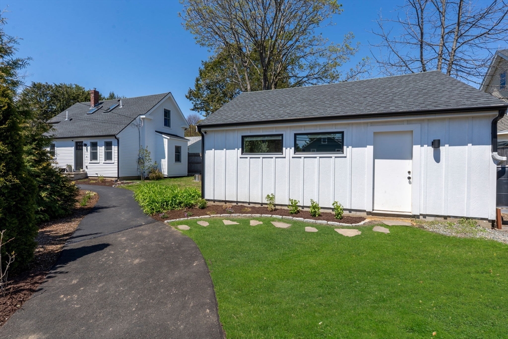 39 Topsfield Rd