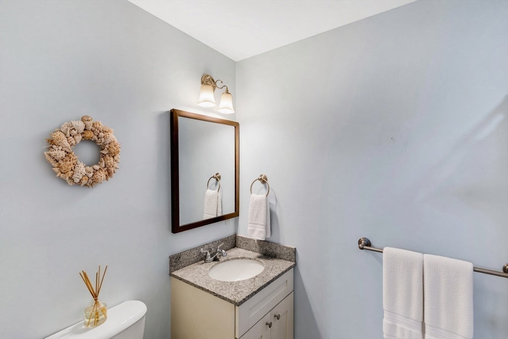 123-125 Water St #123, Newburyport, MA Photo #18