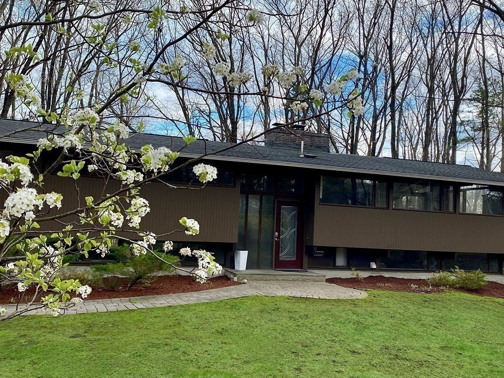 9 Hampton Ln