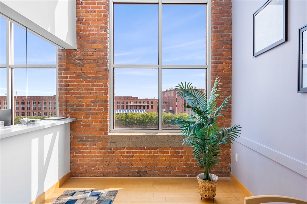 25 Marston St 402