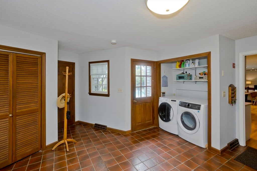 7 Woodland Rd, Westfield, MA, 7 Woodland Rd, Westfield, MA Photo #21