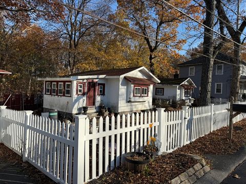 1 Sidney St Wakefield MA 01880