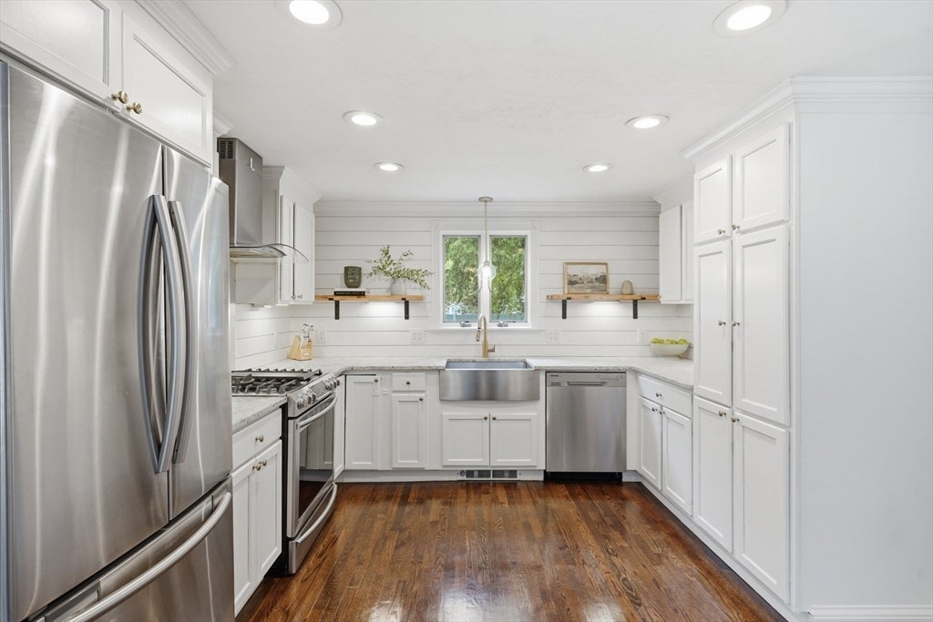 16 Lincoln Ave, Plainville, MA Photo #6