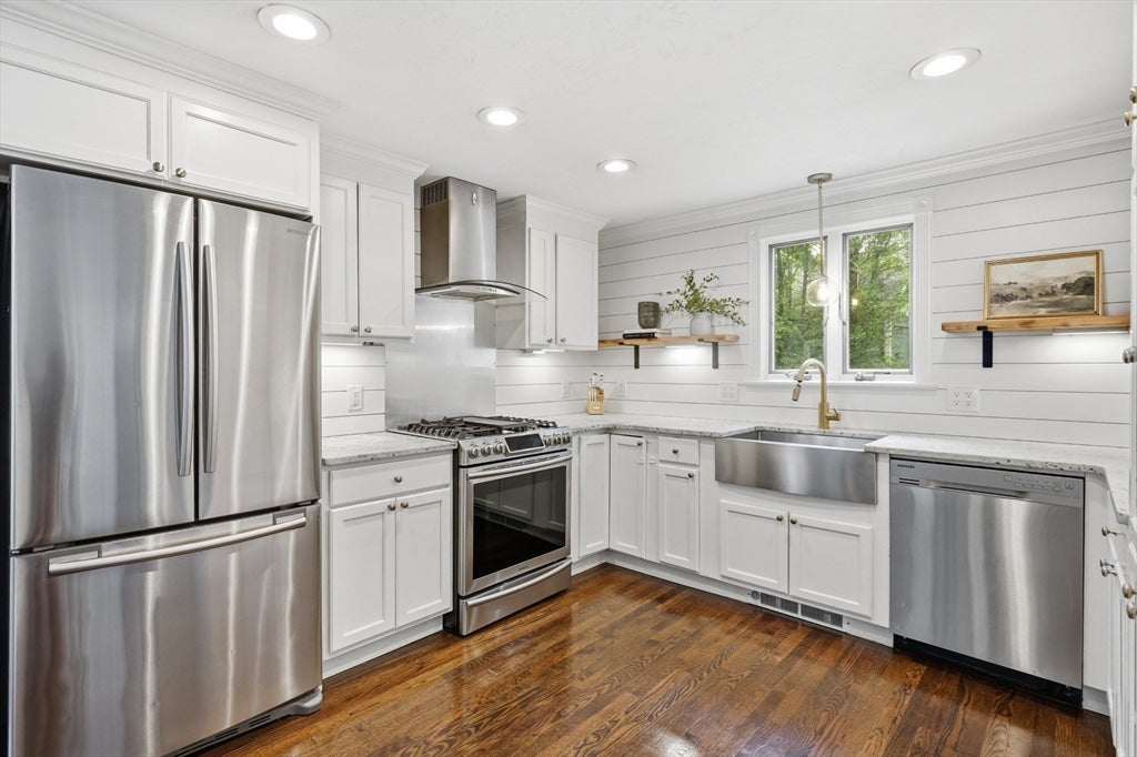 16 Lincoln Ave, Plainville, MA Photo #3