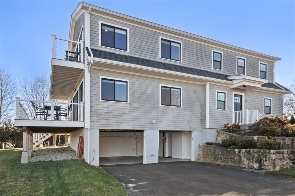 69 Knott Ave