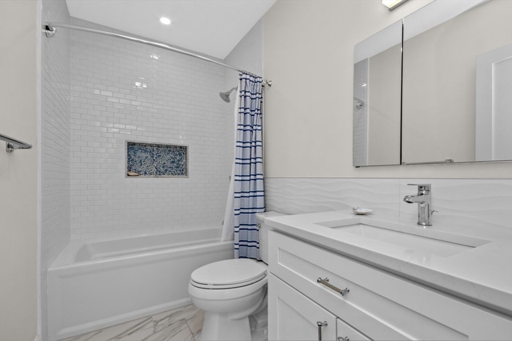 Sandwich, Massachusetts 02563, United States, 4 Bedrooms Bedrooms, ,4 BathroomsBathrooms,Residential,Active,21269