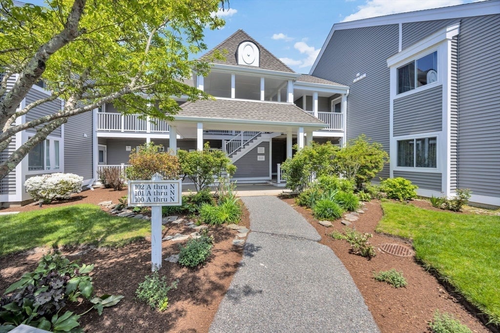 102 Fletcher Lane N
